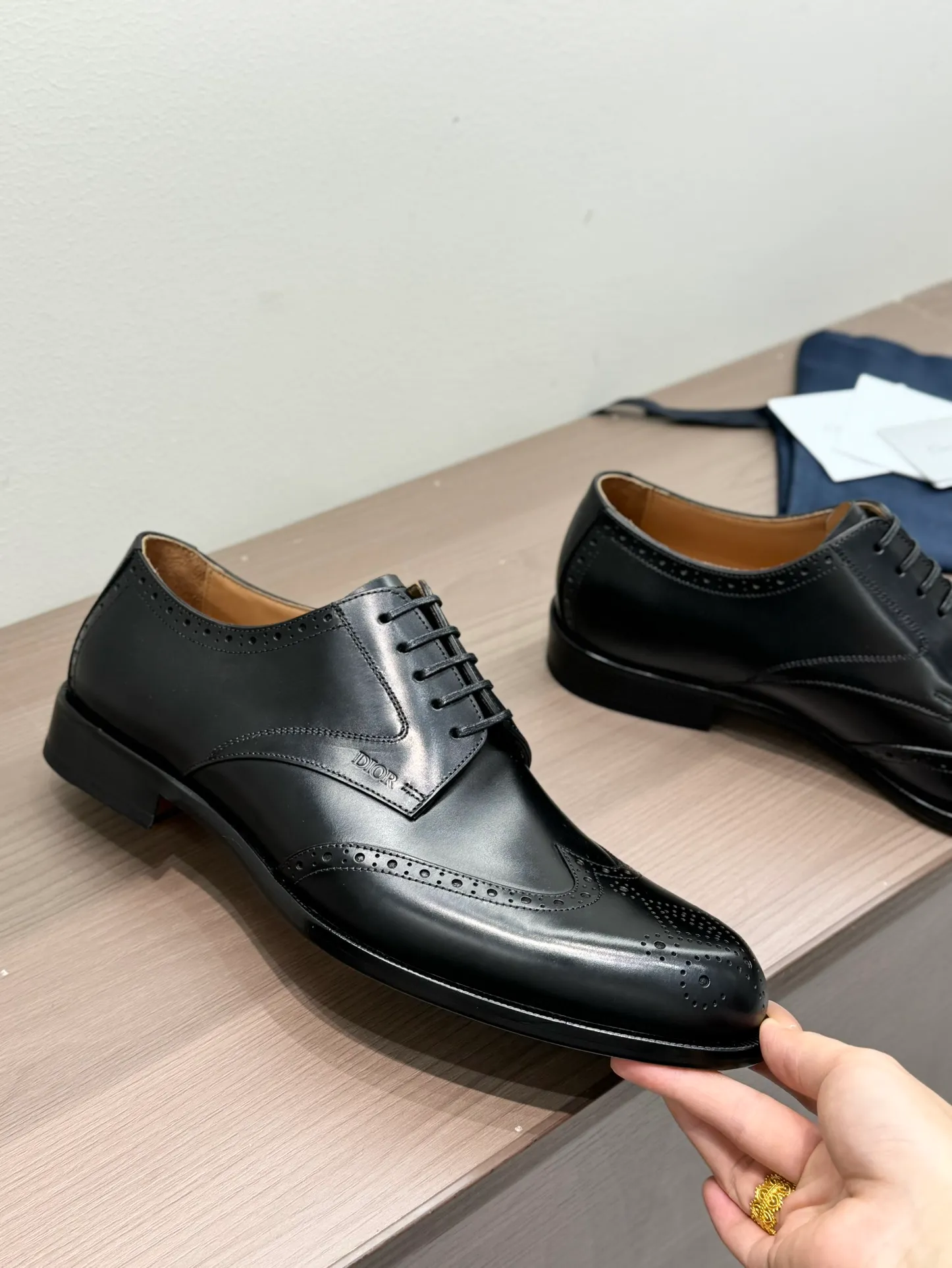 [Dior] Top P: 960💰 Standard code 39-44 (38.45.46 custom-made, non-returnable and non-exchangeable) Dior Dior's latest high-end men's boutique casual leather shoes, imported cowhide upper, water-dyed cowhide lining, imported leather outsole, perfect details are impeccable.